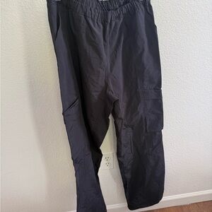 Alo YogaBlack Cargo Pants